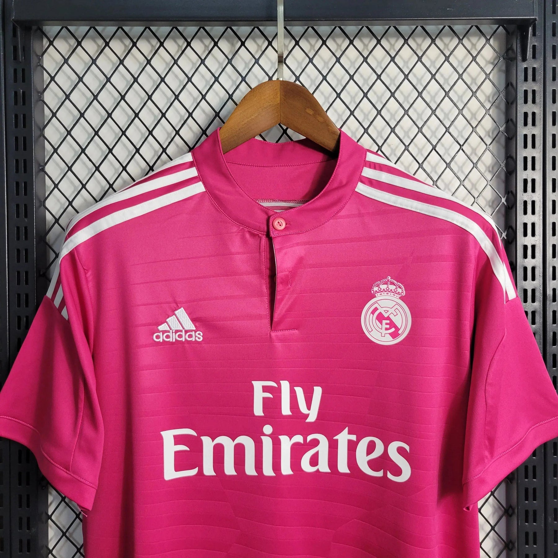 "Camisa Real Madrid Retrô Away 14/15 - Torcedor Masculina Rosa - Netmantos"