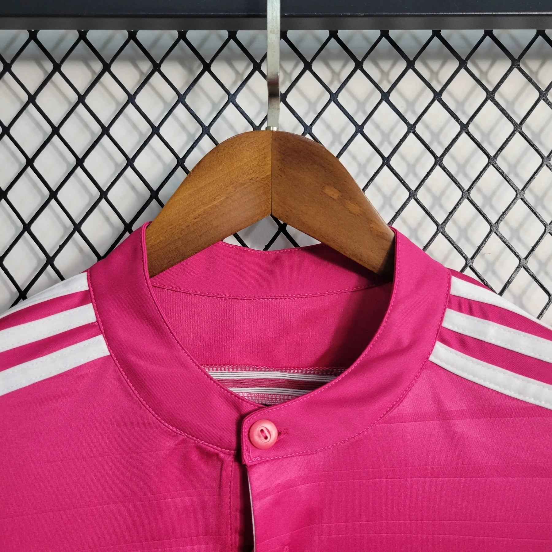 "Camisa Real Madrid Retrô Away 14/15 - Torcedor Masculina Rosa - Netmantos"