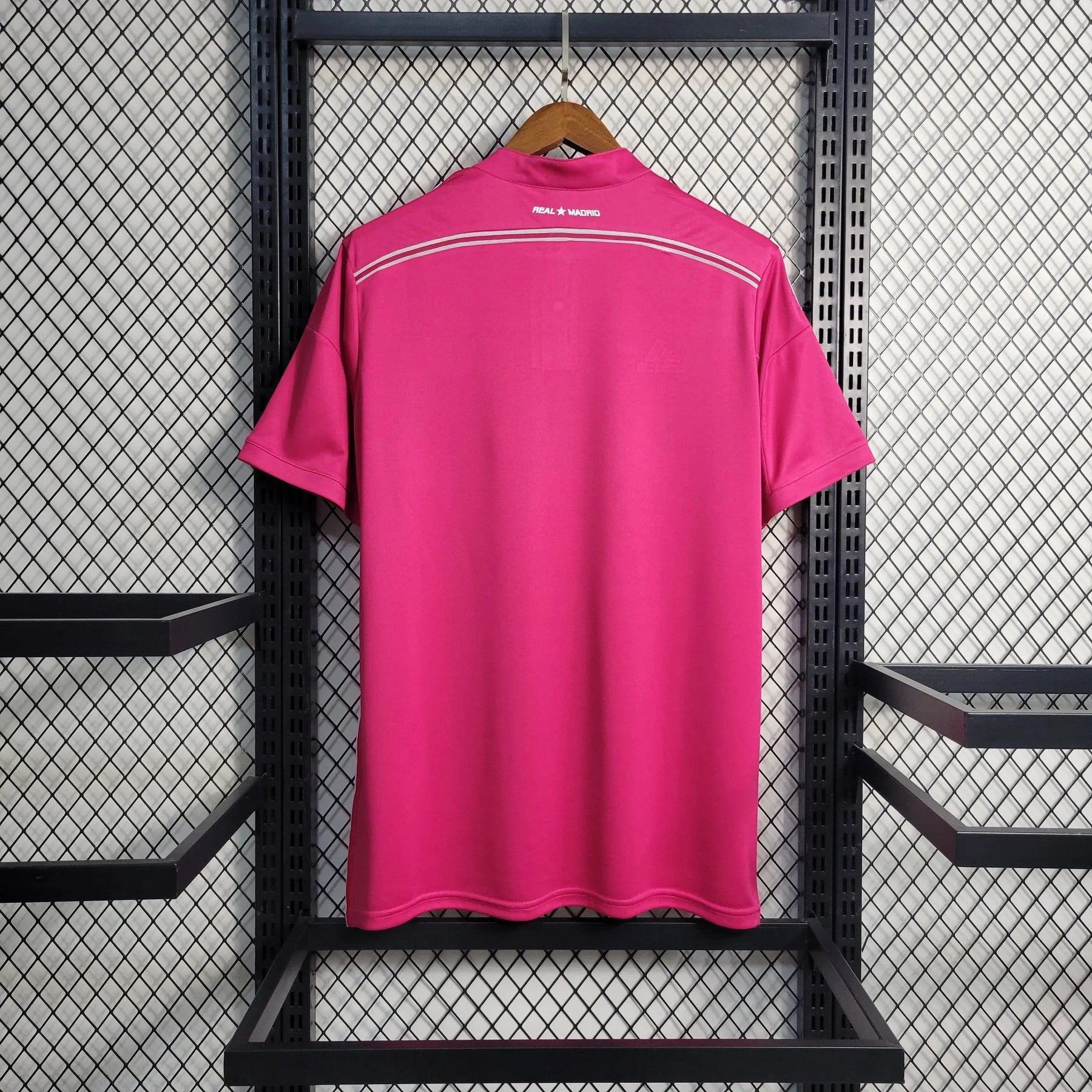 "Camisa Real Madrid Retrô Away 14/15 - Torcedor Masculina Rosa - Netmantos"