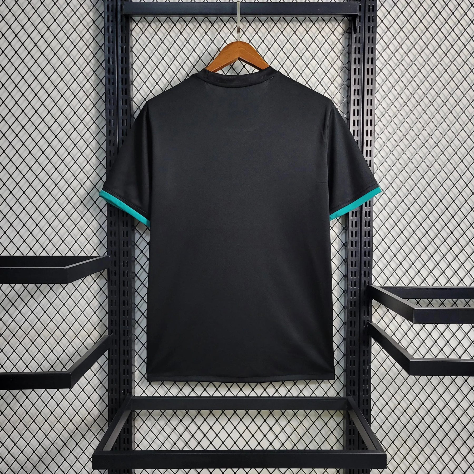 "Camisa Real Madrid Retrô Away 17/18 - Torcedor Masculina Preta e Azul - Netmantos"