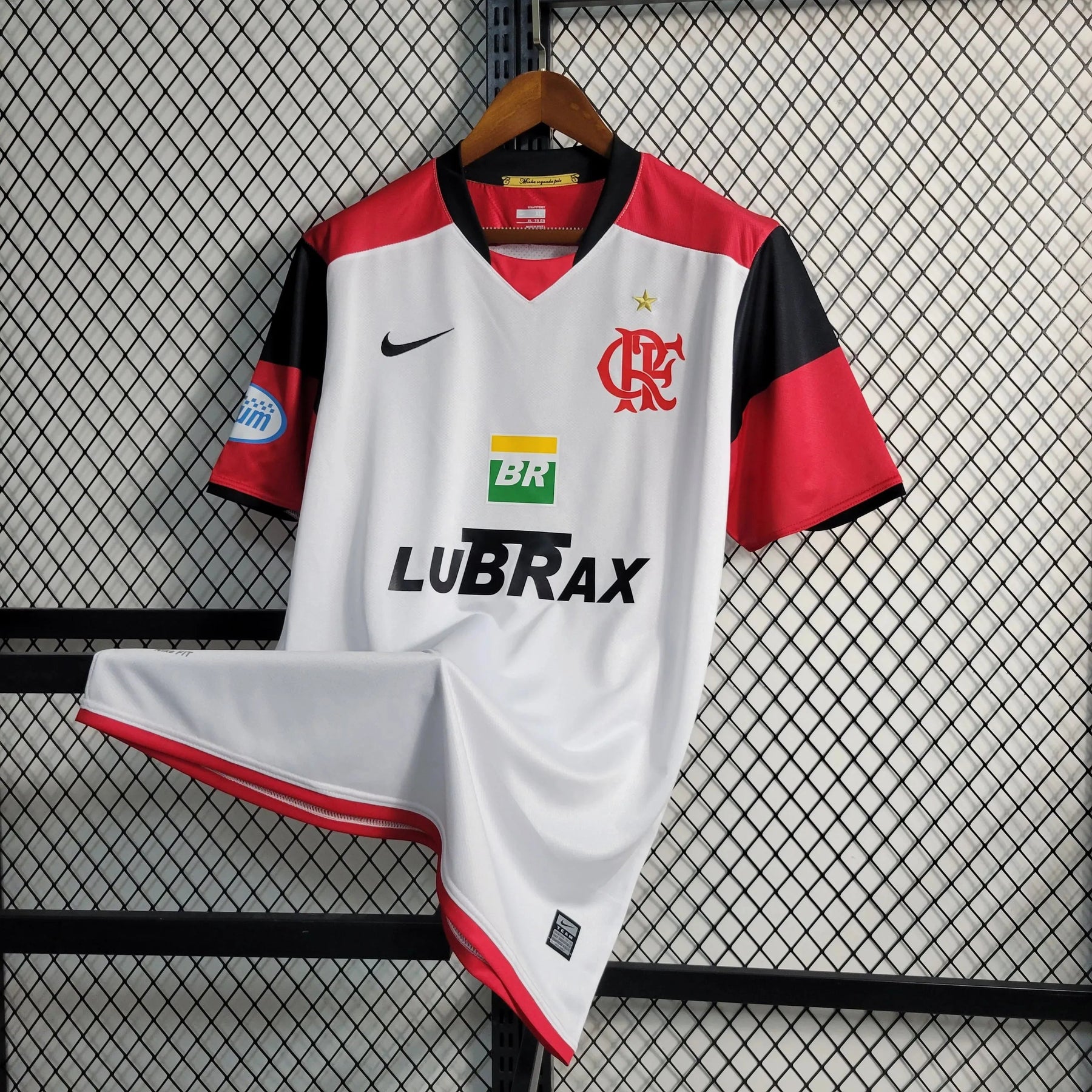 "Camisa Flamengo Retrô Away 2008/09 - Torcedor Masculina Branca LUBRAX - Netmantos"