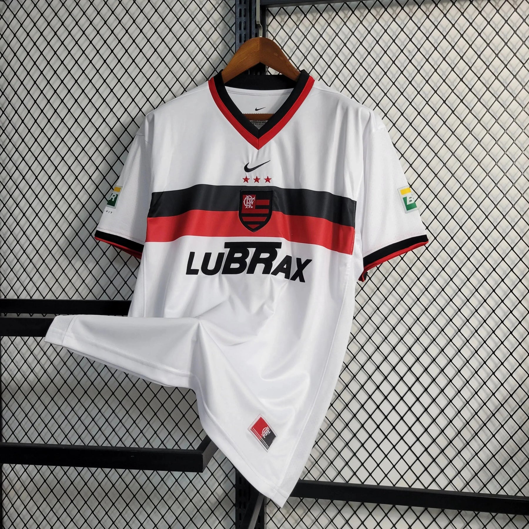 "Camisa Flamengo Retrô Away 2001 - Torcedor Masculina Branca LUBRAX - Netmantos"