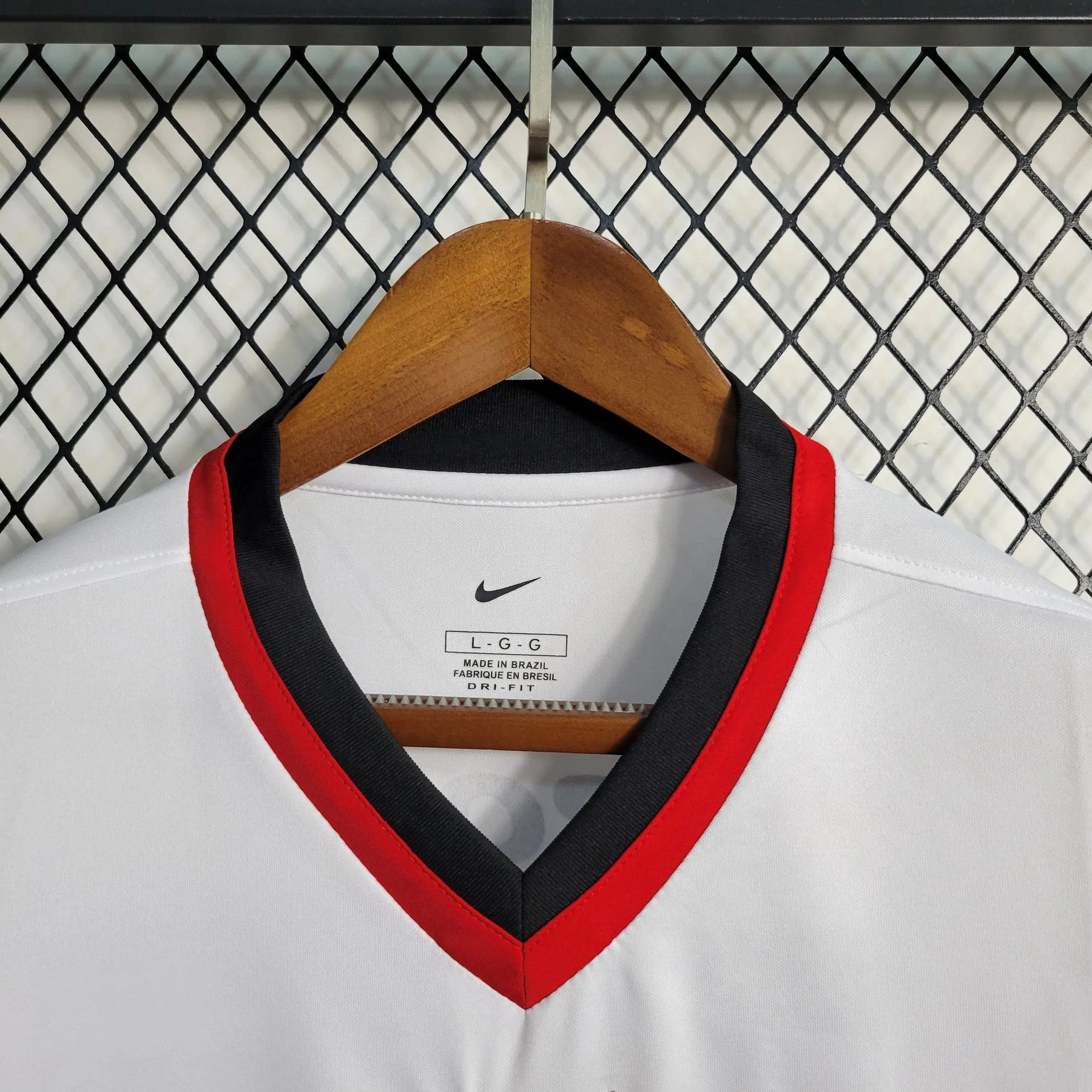 "Camisa Flamengo Retrô Away 2001 - Torcedor Masculina Branca LUBRAX - Netmantos"