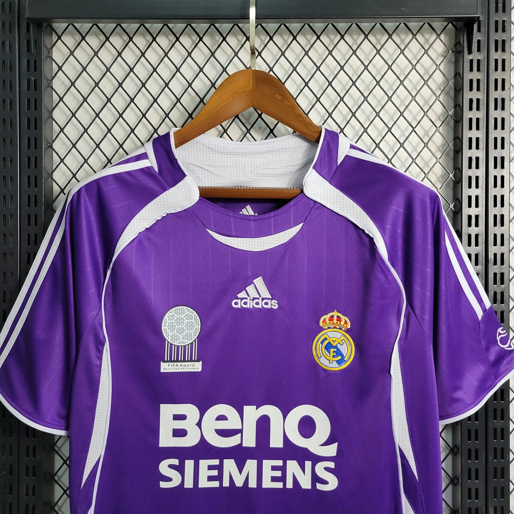 "Camisa Real Madrid Retrô Away 2006 - Torcedor Masculina Roxa - Netmantos"