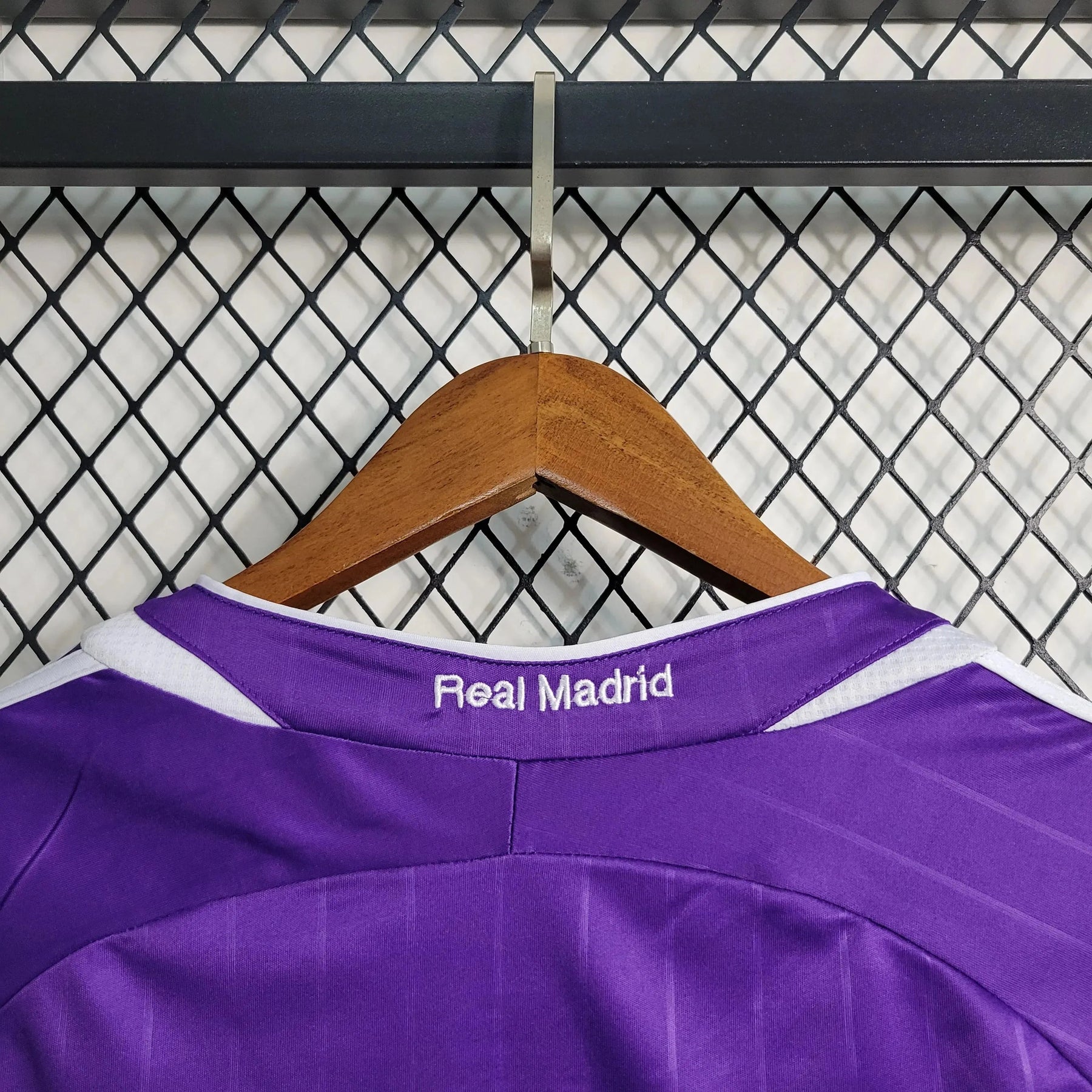 "Camisa Real Madrid Retrô Away 2006 - Torcedor Masculina Roxa - Netmantos"