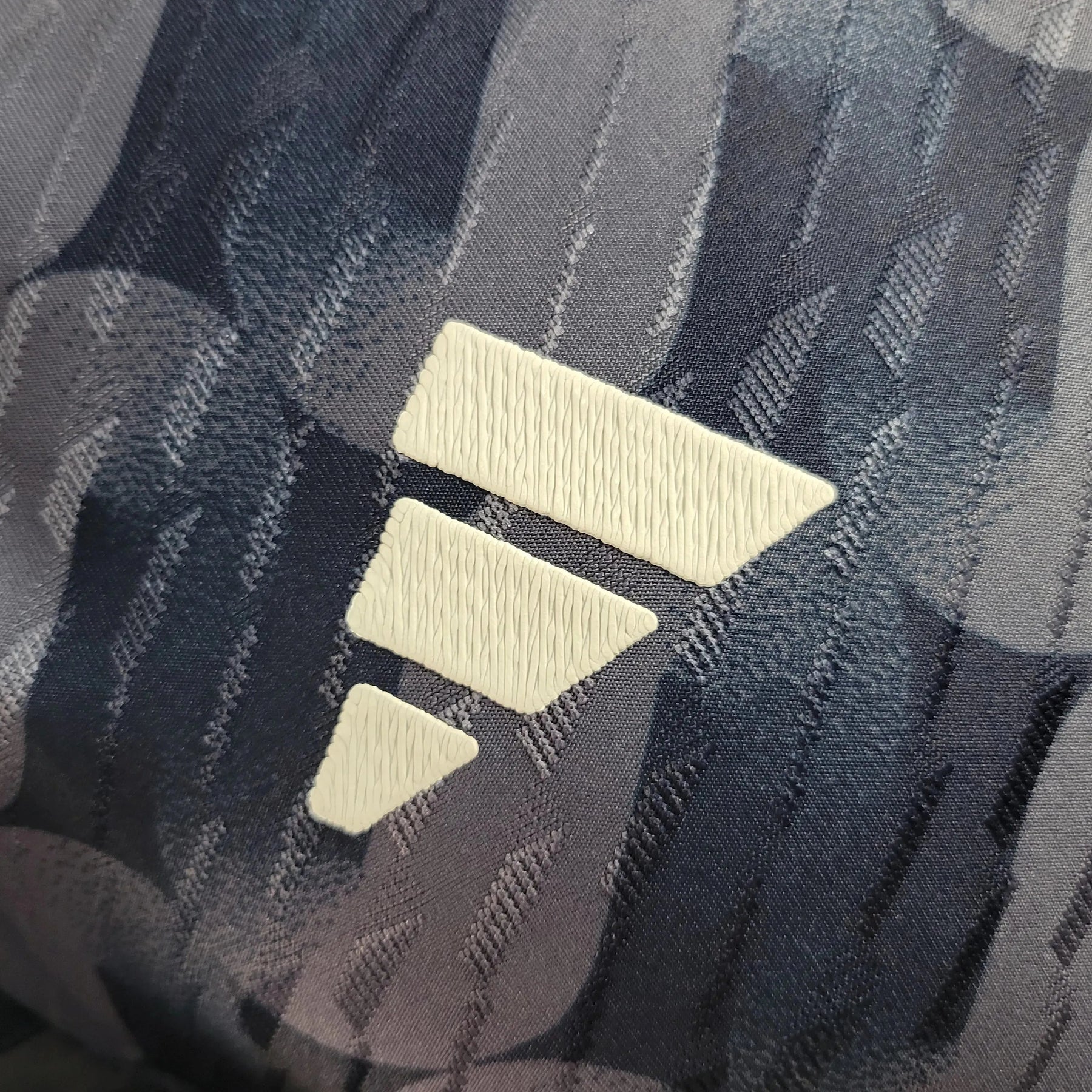 "Camisa Real Madrid Away 23/24 - Jogador Masculina Preta - Netmantos"
