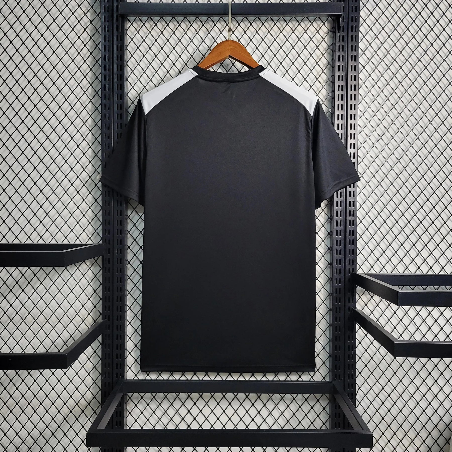 "Camisa Newcastle United Treino 23/24 - Torcedor Masculina Preta - Netmantos"