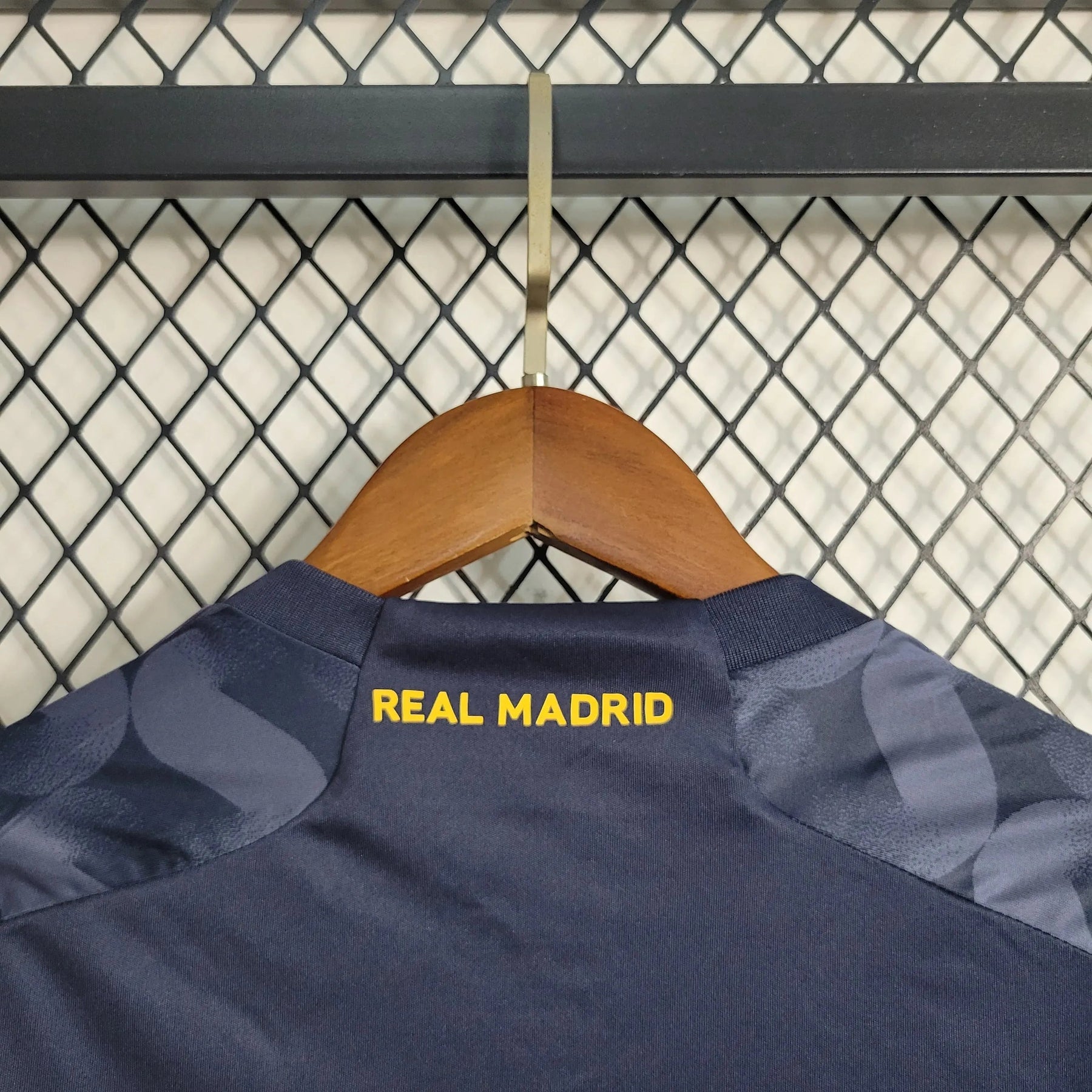 "Camisa Real Madrid Away 23/24 - Torcedor Feminina Preta - Netmantos"