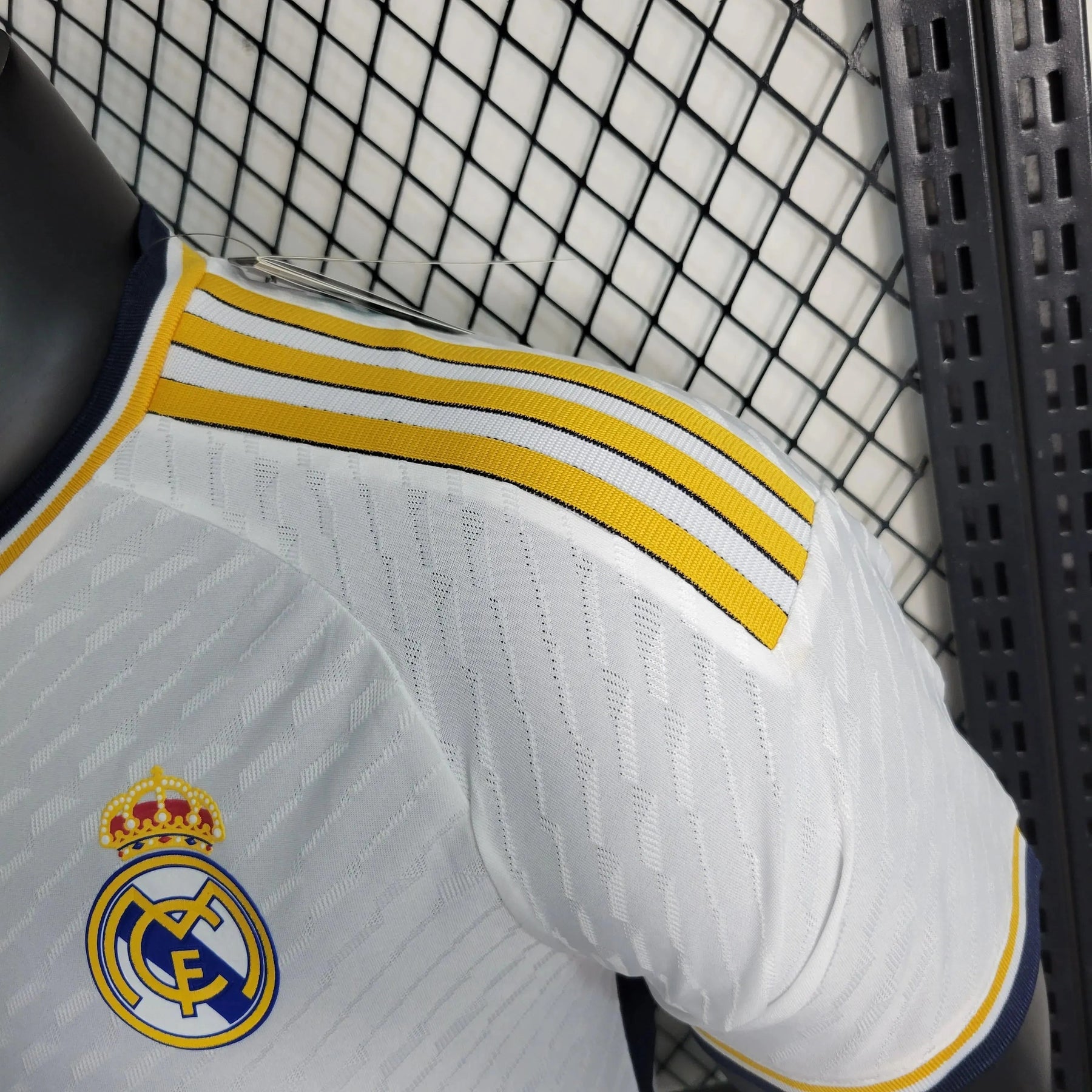 "Camisa Real Madrid Home 23/24 - Jogador Masculina Branca - Netmantos"
