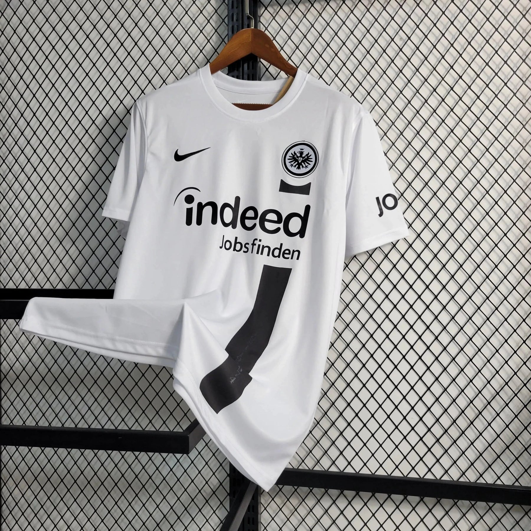 "Camisa Eintracht Frankfurt Edição Especial 23/24 - Torcedor Masculina Branca - Netmantos"