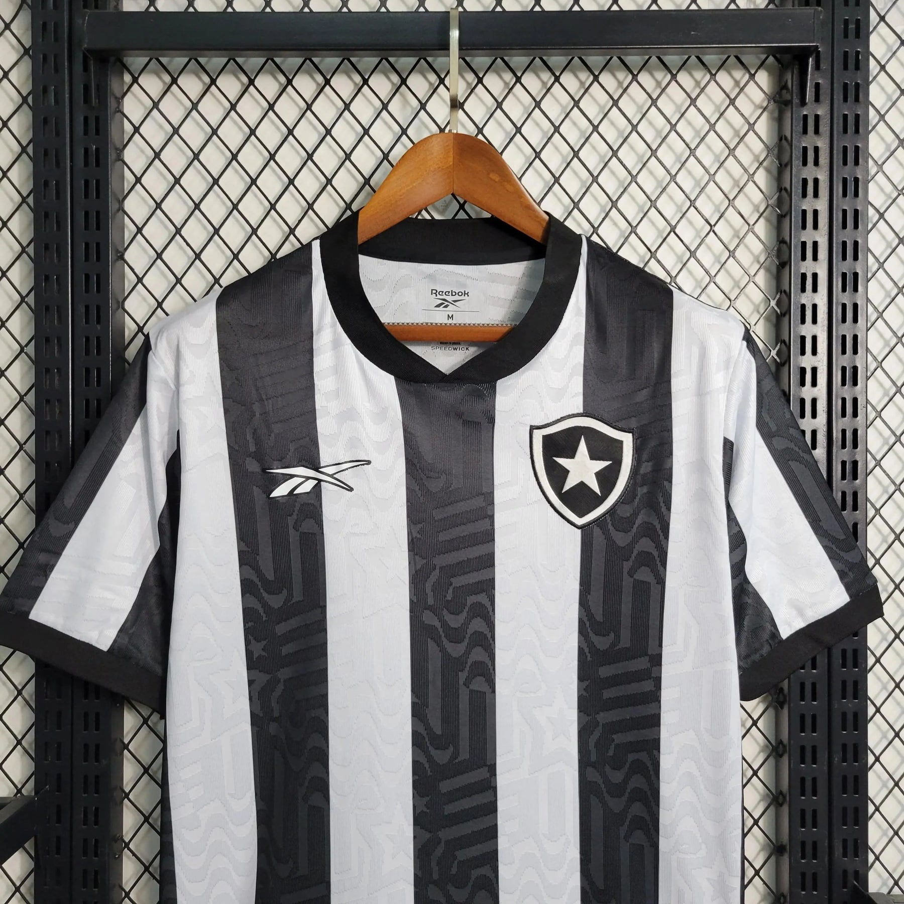 "Camisa Bota Fogo Home 23/24 - Torcedor Masculina Preta e Branca - Netmantos"
