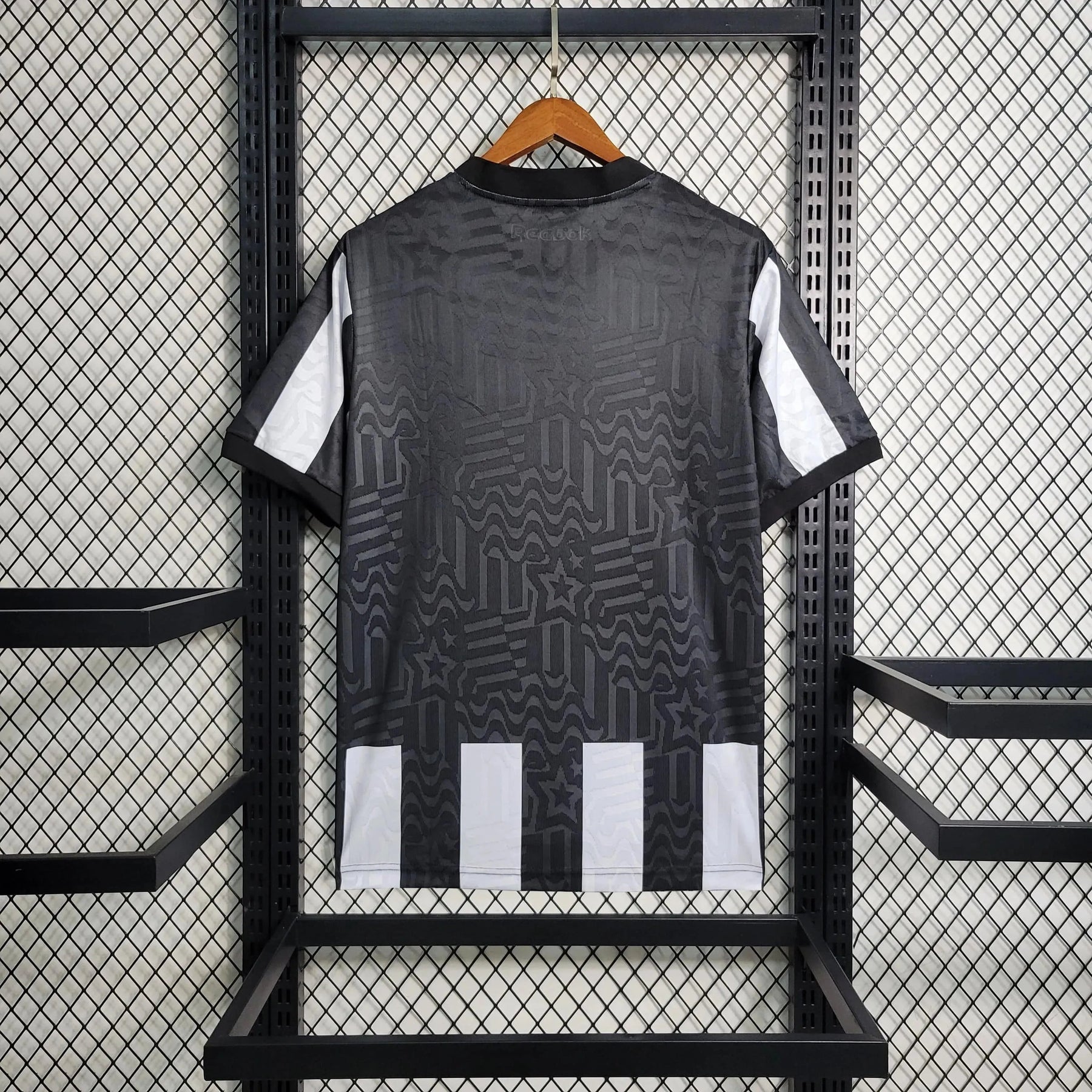 "Camisa Bota Fogo Home 23/24 - Torcedor Masculina Preta e Branca - Netmantos"