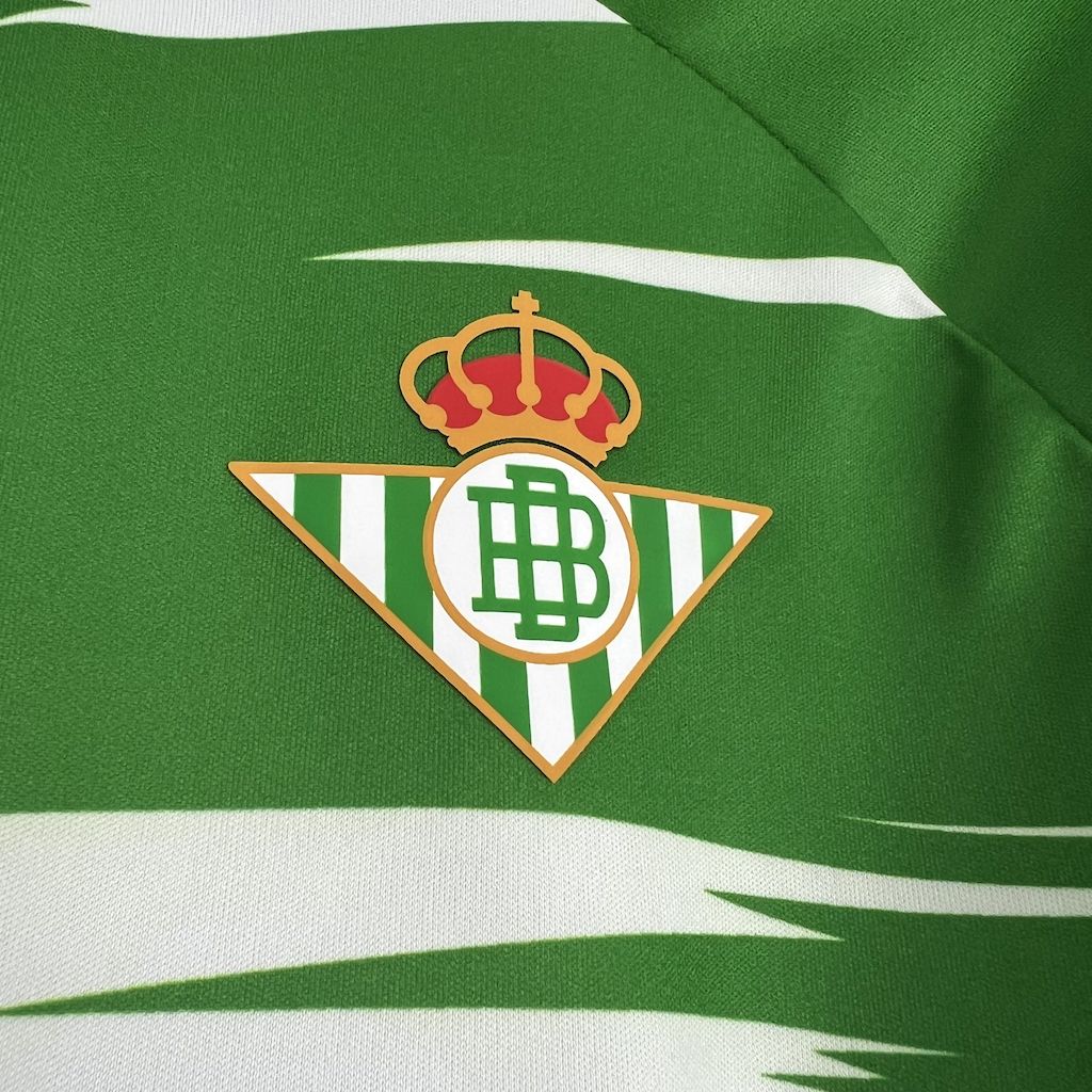 "Camisa Real Betis Naruto 25/26 - Torcedor Masculina Branca e Verde - Netmantos"