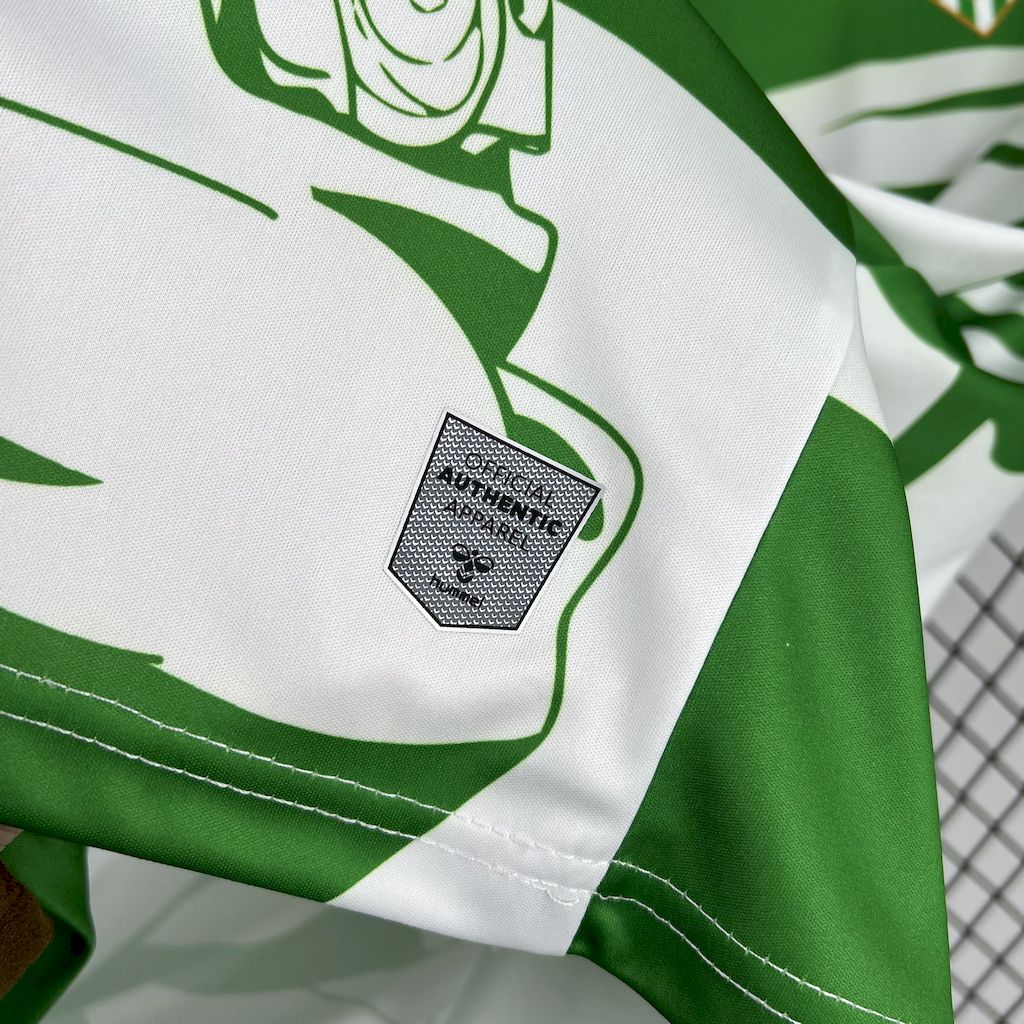 "Camisa Real Betis Naruto 25/26 - Torcedor Masculina Branca e Verde - Netmantos"