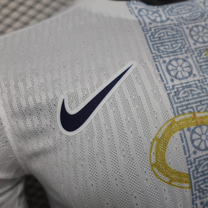 "Camisa Tottenham Cobra Dourada 25/26 - Jogador Masculina Branca - Netmantos"