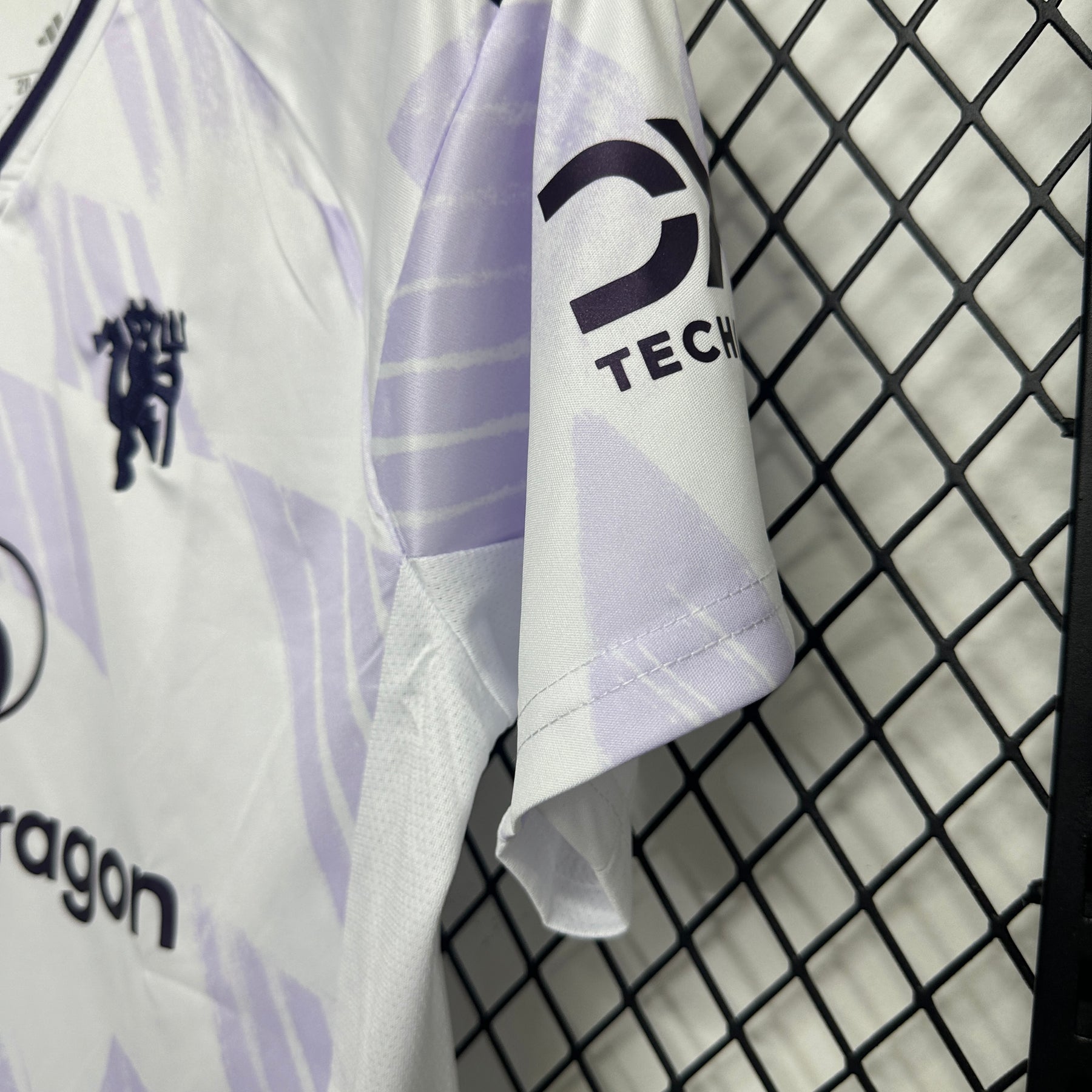 Manchester United Away Shirt 25/26 - Kids Fan White and Purple