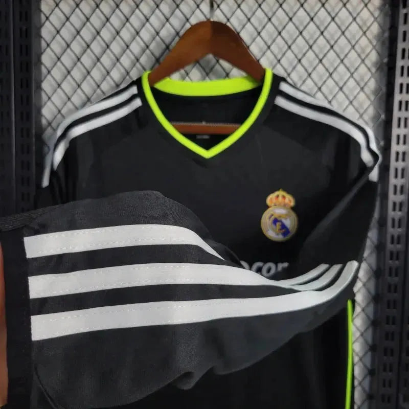 Camisa Real Madrid Away Retrô 2010/11 - Torcedor Masculina Preta e Verde Manga Longa - Netmantos