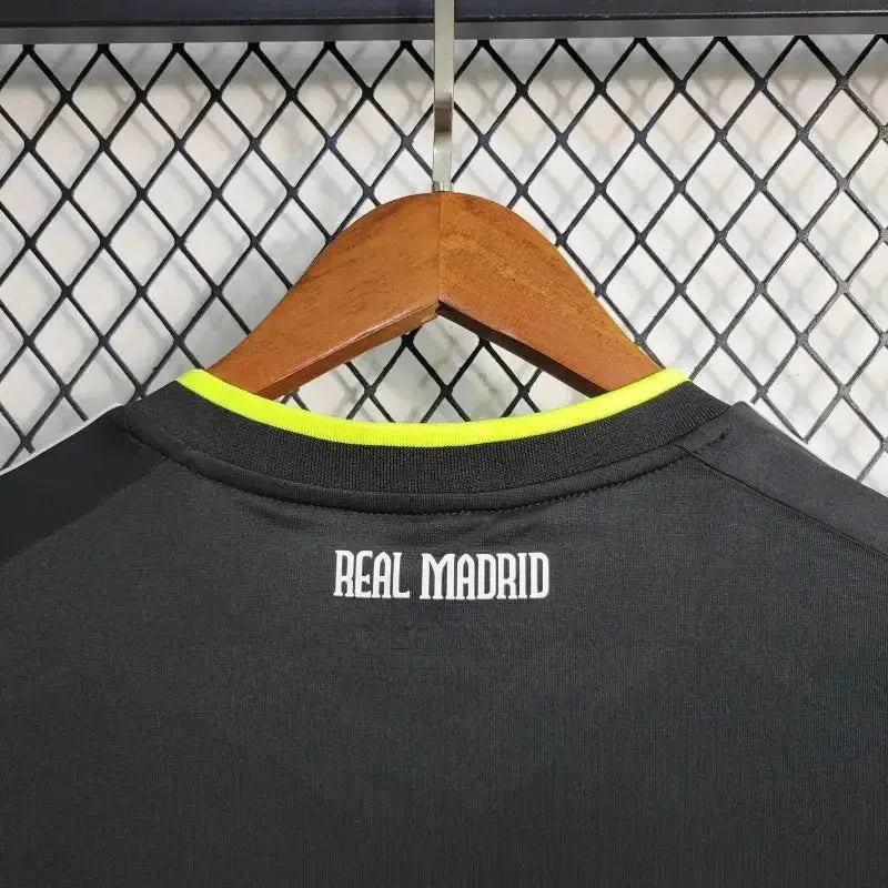 Camisa Real Madrid Away Retrô 2010/11 - Torcedor Masculina Preta e Verde Manga Longa - Netmantos