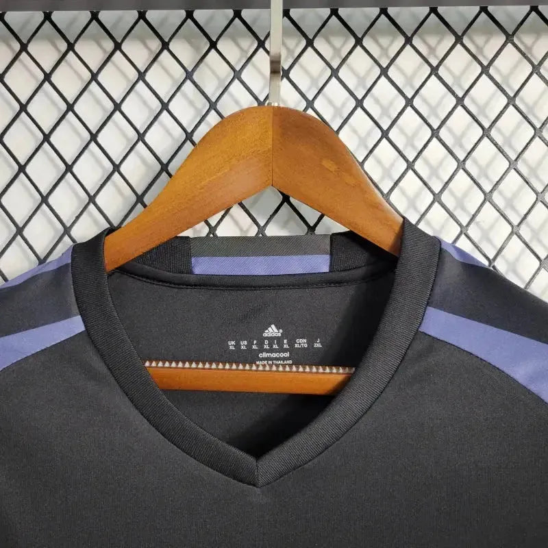 Camisa Real Madrid Away Retrô 2016/17 - Torcedor Masculina Preta e Roxa Manga Longa - Netmantos