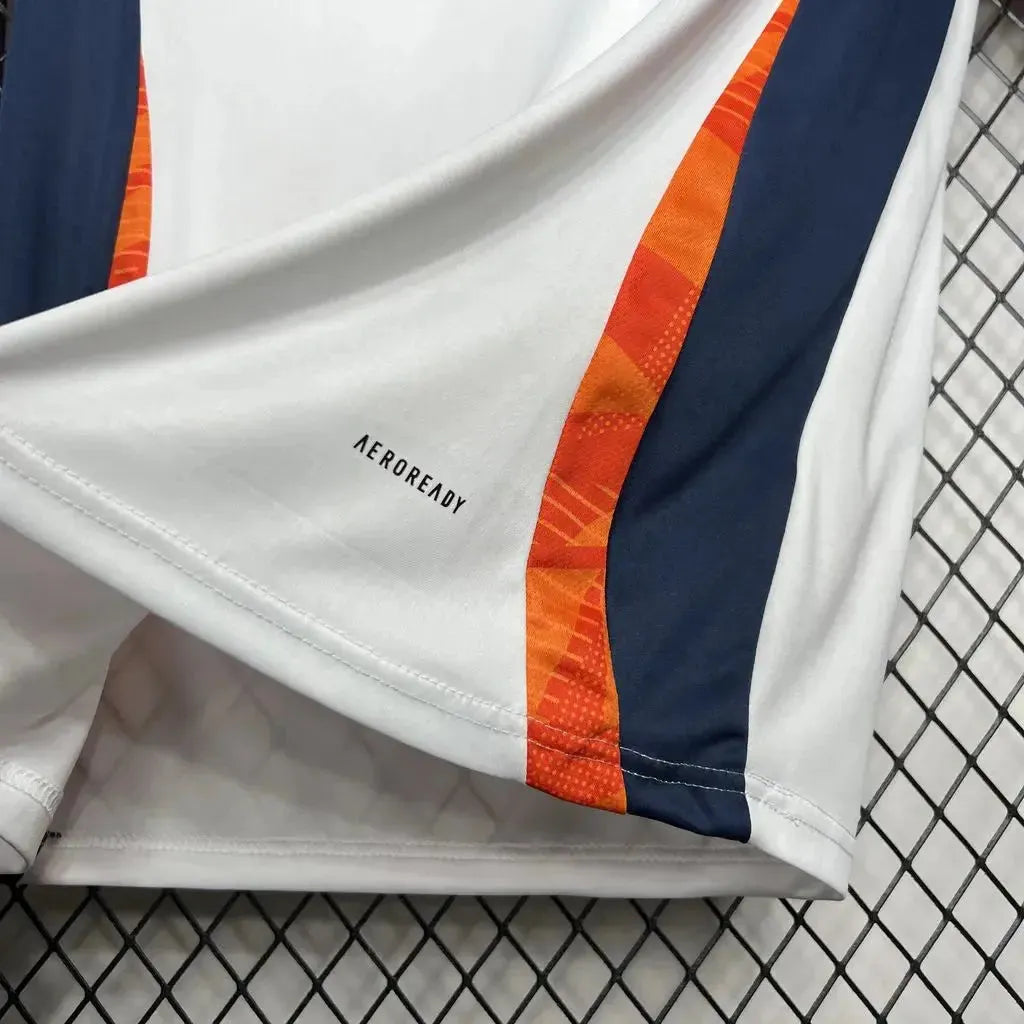 Camisa Real Madrid Treino 24/25 - Torcedor Masculina Branca e Laranja - Netmantos