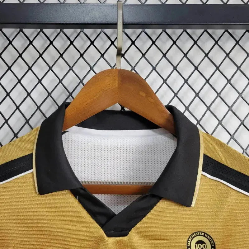 Camisa Manchester United Retrô Edição 100 Anos 01/02 - Torcedor Masculina Branco, Preto e Dourado - Dupla Face - Netmantos