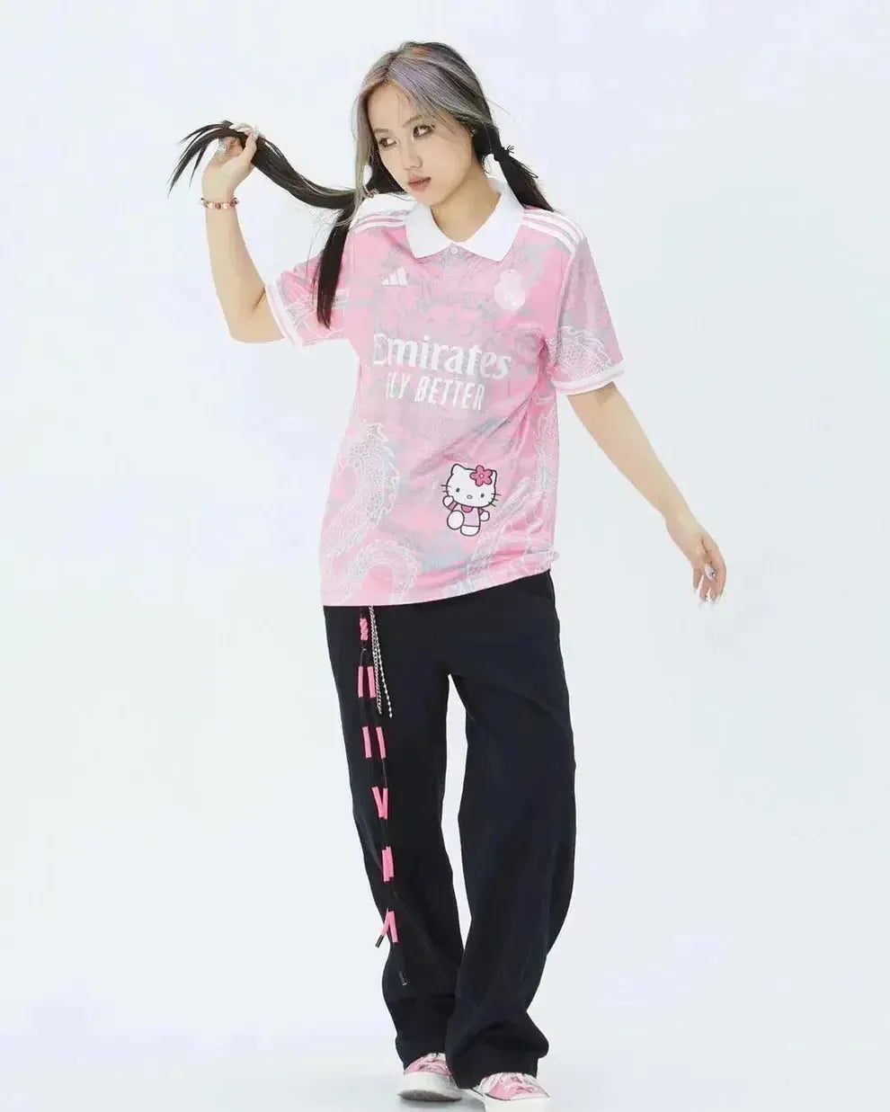 Camisa Real Madrid Hello Kitty Dragão Chinês 24/25 - Torcedor Masculina Rosa - Netmantos