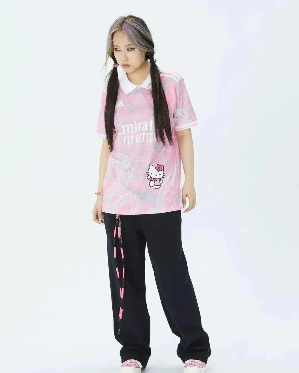 Camisa Real Madrid Hello Kitty Dragão Chinês 24/25 - Torcedor Masculina Rosa - Netmantos
