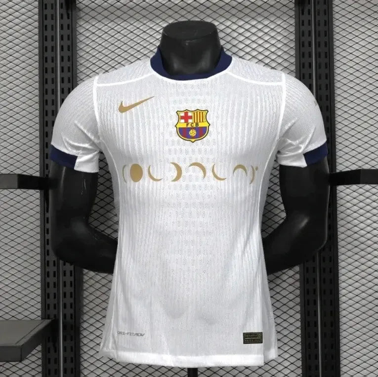 "Camisa Barcelona COLDPLAY 25/26 - Jogador Masculina Branca - Netmantos"