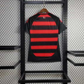"Camisa Flamengo Home 25/26 - Torcedor Feminina + Patrocínios - Netmantos"