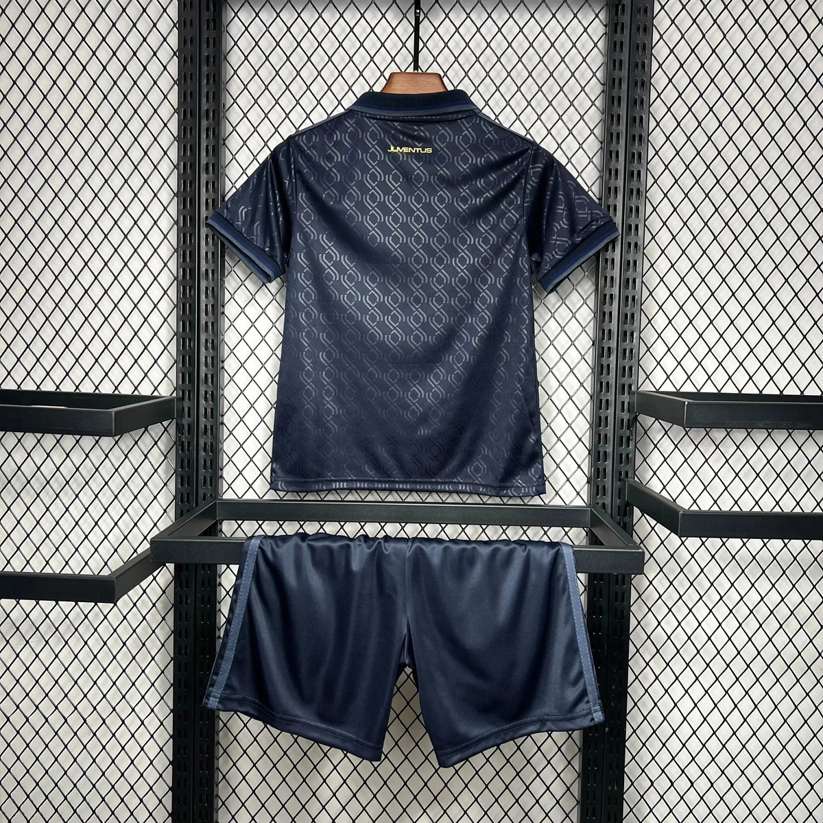 "Camisa Juventus Third Away 24/25 - Torcedor Infantil Azul Escuro e Dourado - Netmantos"