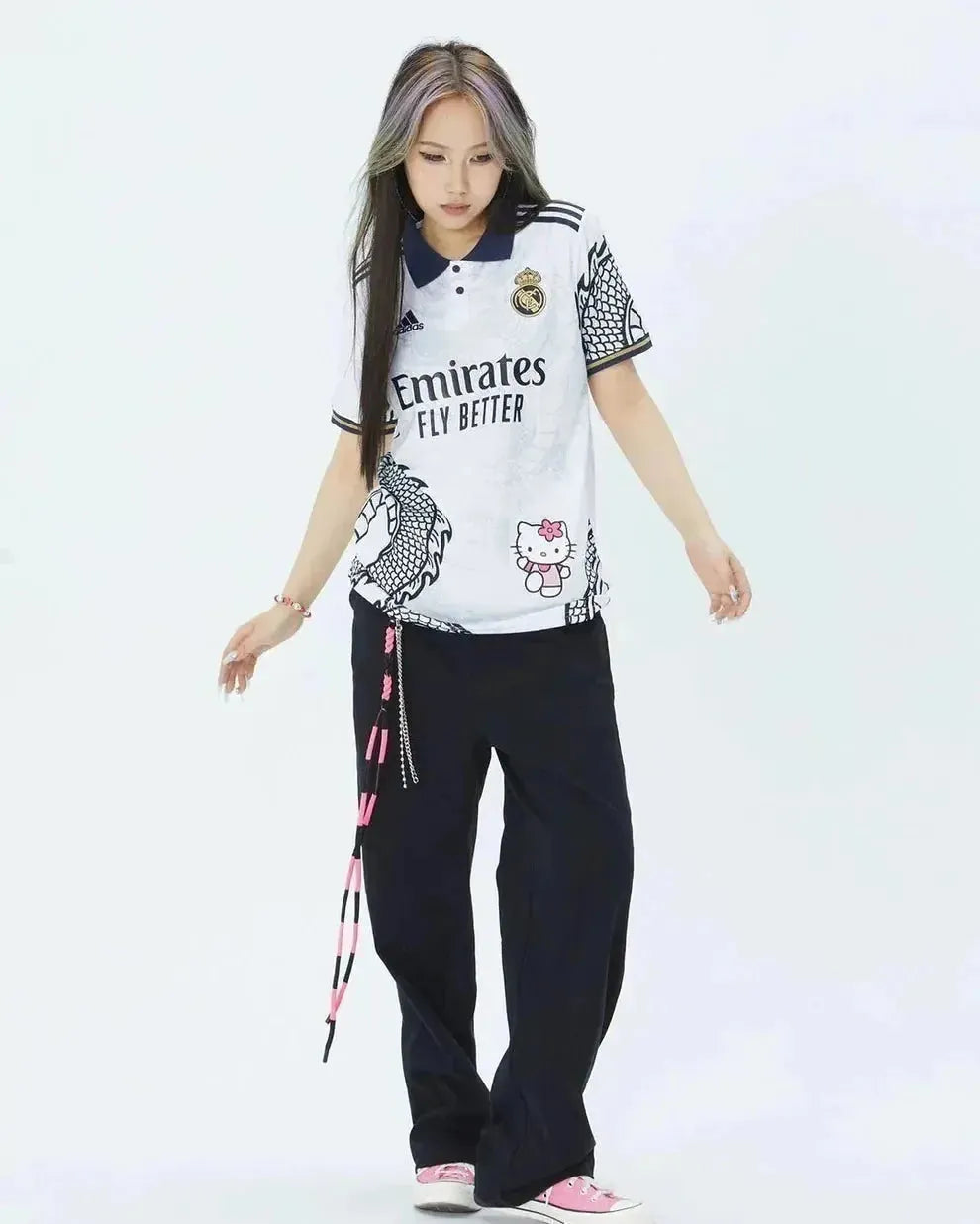 "Camisa Real Madrid Hello Kitty Dragão Chinês 24/25 - Torcedor Masculina Branca - Netmantos"
