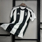 "Camisa Juventus Home 24/25 - Torcedor Masculina Preta e Branca - Netmantos"