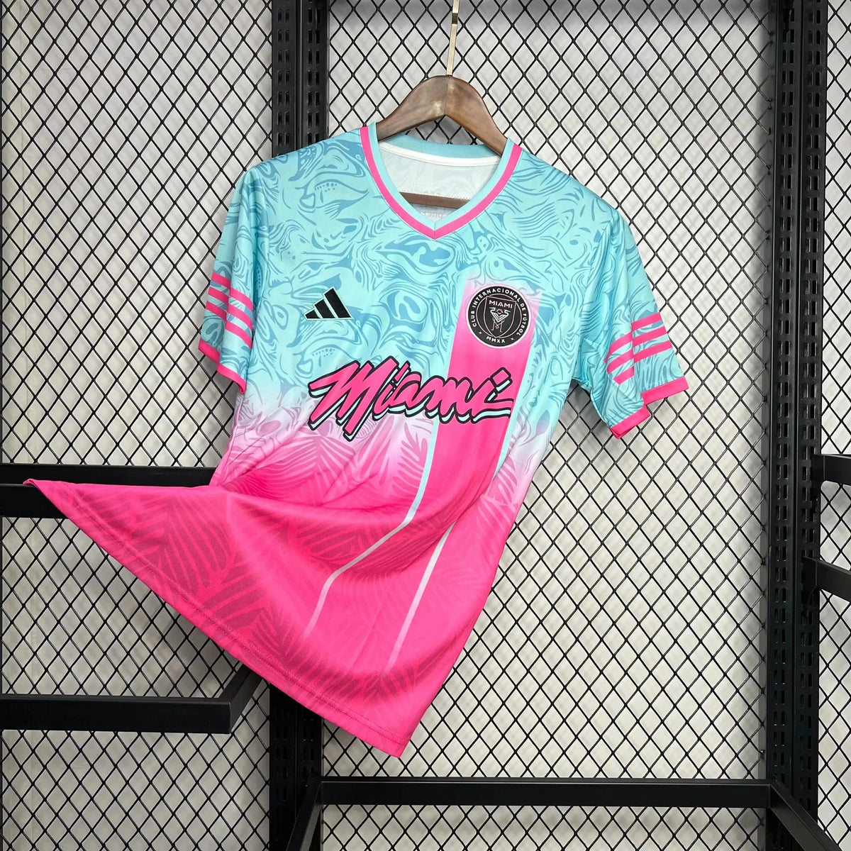 "Camisa Inter Miami Edição Especial 24/25 - Torcedor Masculina Azul e Rosa - Netmantos"