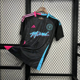 "Camisa Inter Miami Edição Especial 24/25 - Torcedor Masculina Preta, Azul e Rosa - Netmantos"