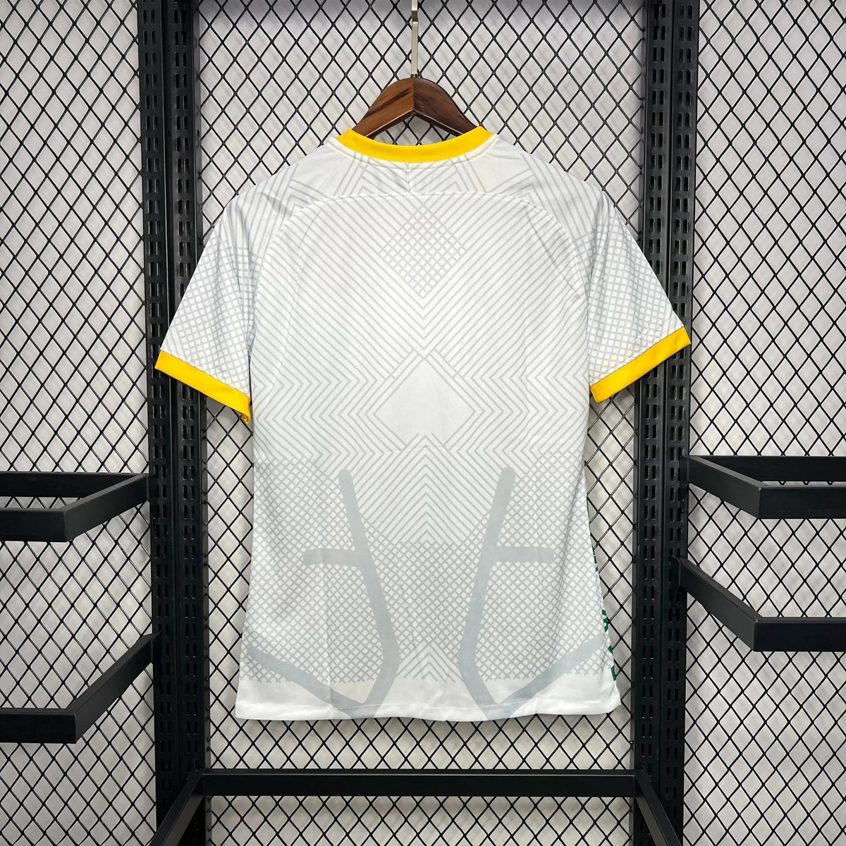 "Camisa Inter de Milão Edição Especial 24/25 - Torcedor Masculina Dragão Branca e Amarela - Netmantos"