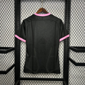 "Camisa Inter de Milão Edição Especial 24/25 - Torcedor Masculina Dragão Preta e Rosa - Netmantos"