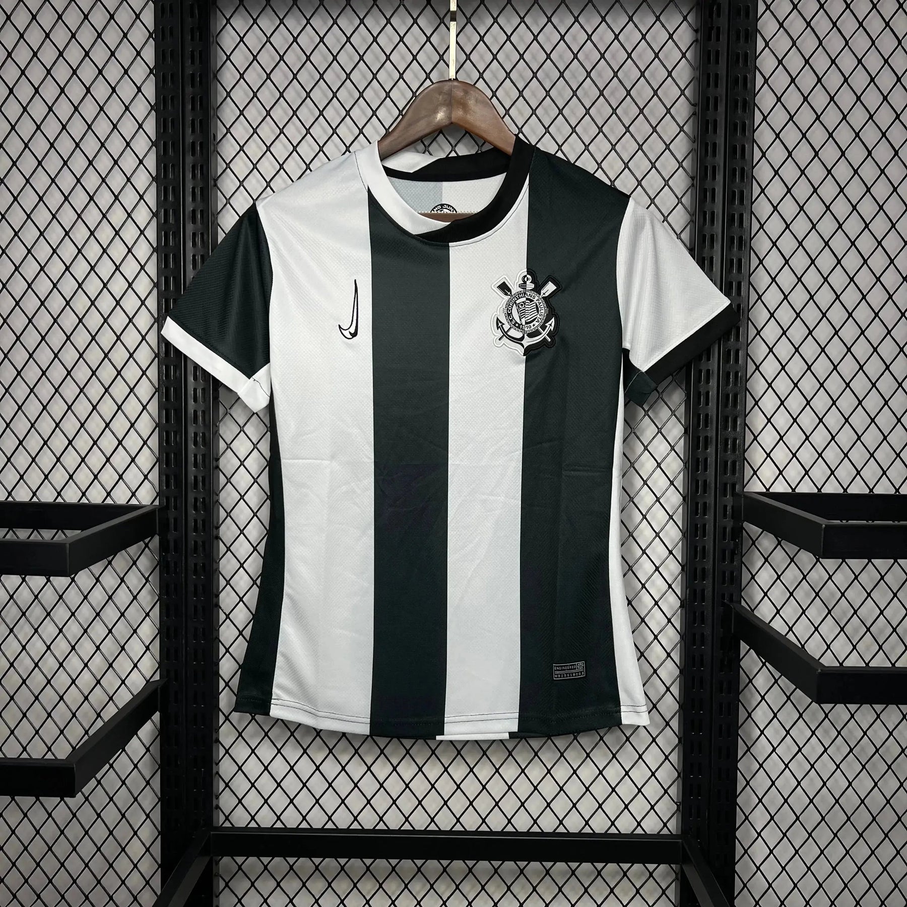 "Camisa Timão Third Away 24/25 - Torcedor Feminina Preta e Branca Listrada - Netmantos"