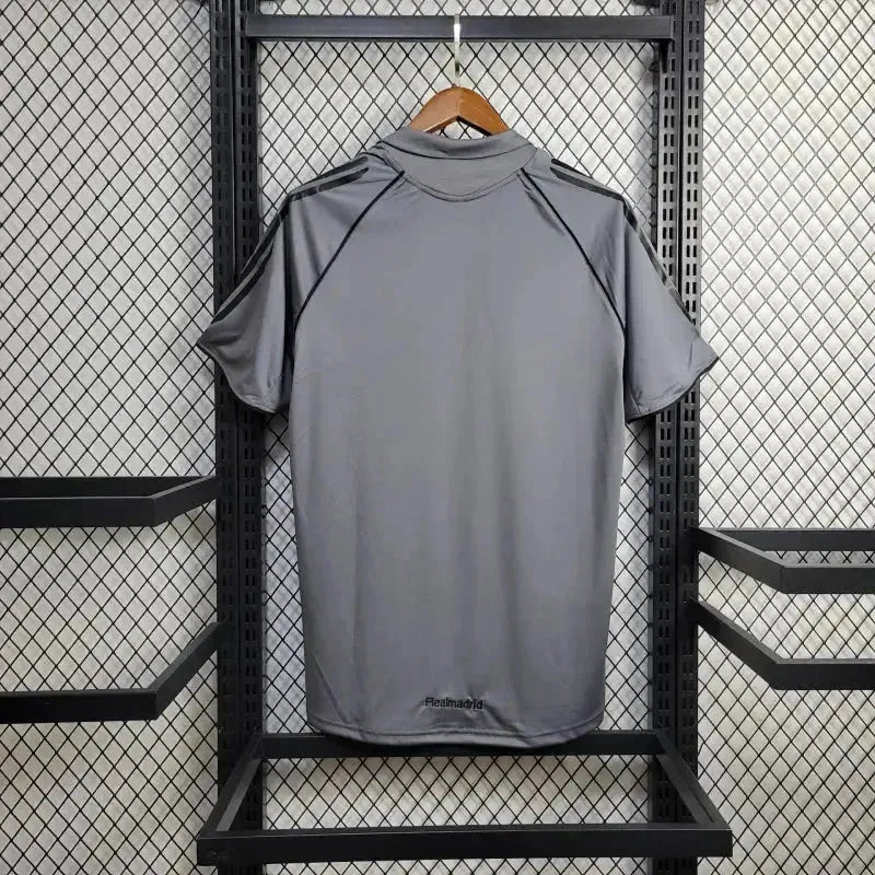 "Camisa Real Madrid Retrô Away II 2005/06 - Torcedor Masculina Cinza - Netmantos"