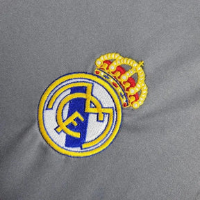 "Camisa Real Madrid Retrô Away II 2005/06 - Torcedor Masculina Cinza - Netmantos"