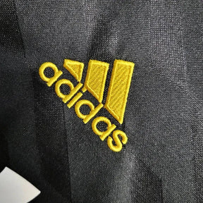 "Camisa Real Madrid Away Retrô 2011/12 - Torcedor Masculina Preta Manga Longa - Netmantos"