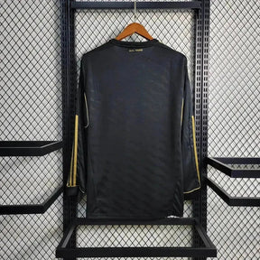 "Camisa Real Madrid Away Retrô 2011/12 - Torcedor Masculina Preta Manga Longa - Netmantos"