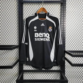 "Camisa Real Madrid Two Guest Retrô 2006/07 - Torcedor Masculina Preta Manga Longa - Netmantos"