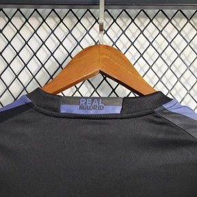 "Camisa Real Madrid Away Retrô 2016/17 - Torcedor Masculina Preta e Roxa Manga Longa - Netmantos"