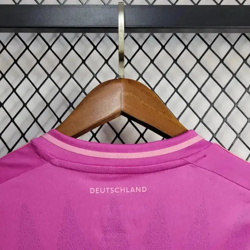 "Camisa Alemanha Away 24/25 - Torcedor Masculina Rosa e Roxa - Netmantos"