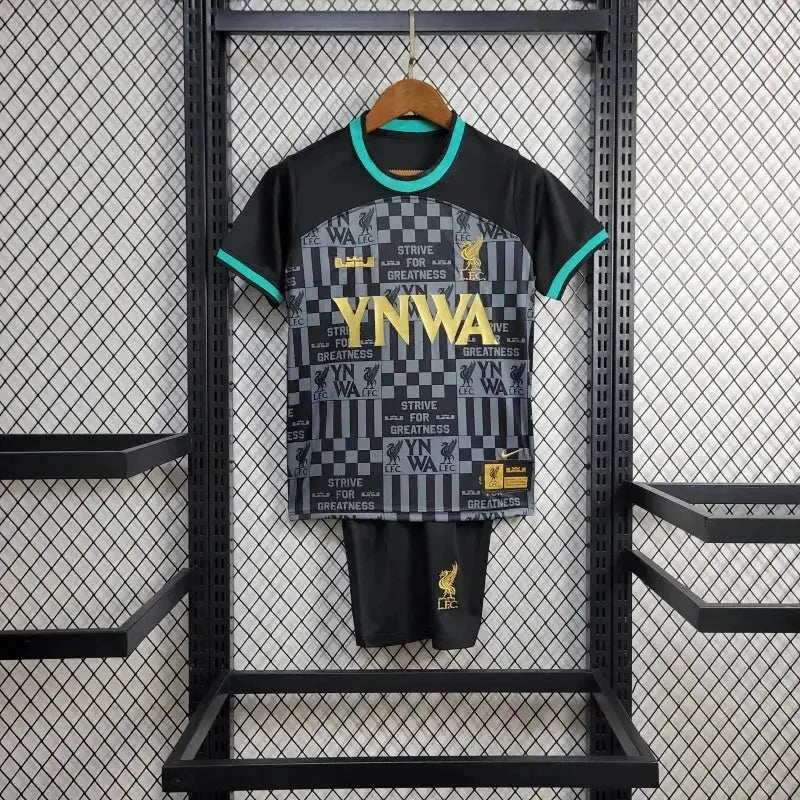 "Camisa Liverpool x Lebron James 24/25 - Torcedor Infantil Preta e Dourada - Netmantos"