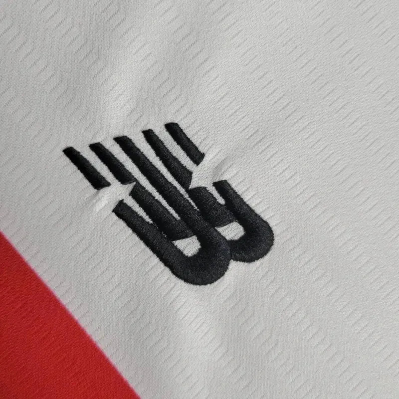 "Camisa São Paulo Home 24/25 - Torcedor Feminina New Balance Branca + Patch Copa do Brasil - Netmantos"