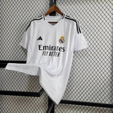 "Camisa Real Madrid Home 24/25 - Torcedor Masculina Branca + Todos os Patches - Netmantos"