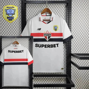 "Camisa São Paulo Home 24/25 - Torcedor Masculina New Balance Branca + Patch Copa do Brasil + Patrocínios - Netmantos"