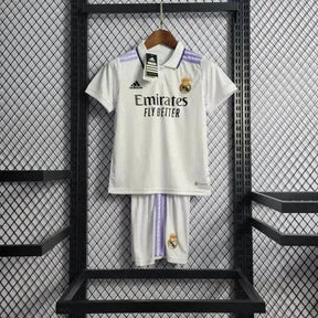 "Camisa Real Madrid Home 22/23 - Torcedor Infantil Branca e Roxa - Netmantos"