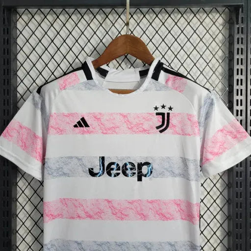 "Camisa Juventus Away 23/24 - Torcedor Infantil Branca e Rosa - Netmantos"